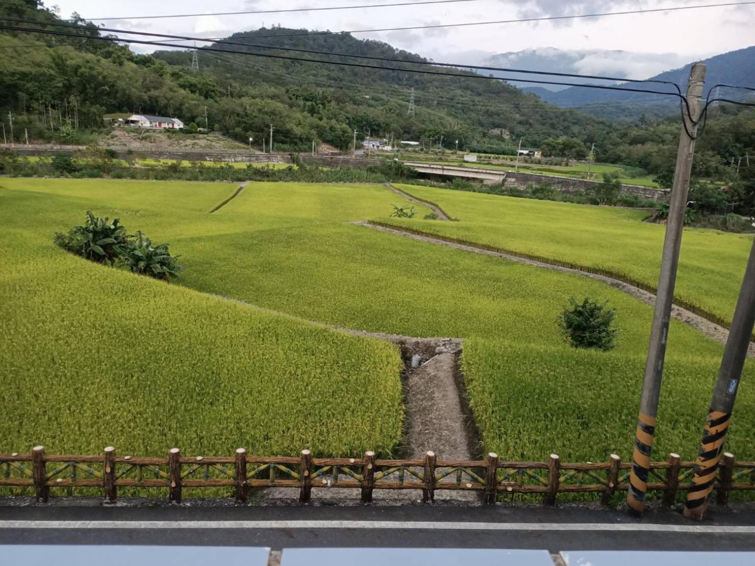 Отель 十畝田山莊會館 Чишан Экстерьер фото
